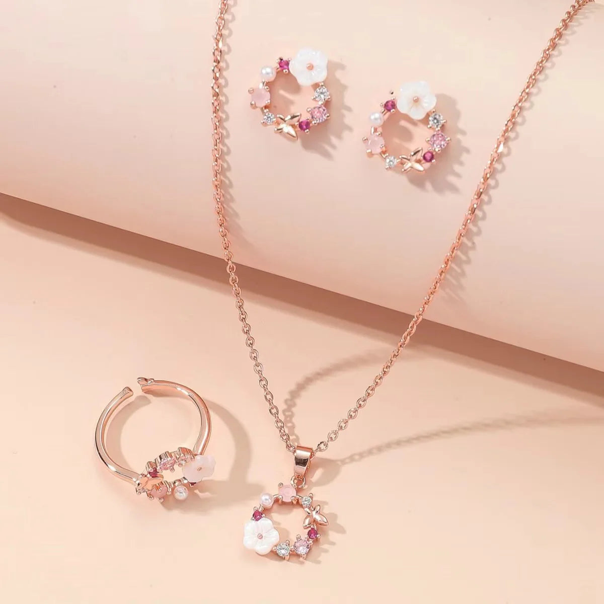 Set Rose Flower Orecchini, Anello & Collana