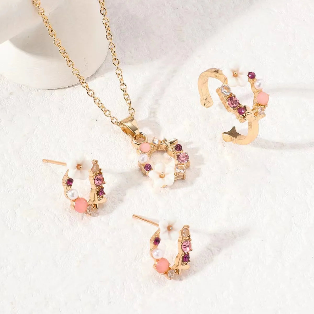 Set Rose Flower Orecchini, Anello & Collana